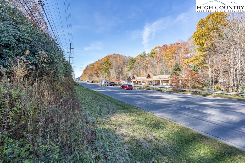 105 Highway Boone Nc 28607 Boone, NC 28607 - Photo 4 of 19 a view of green field