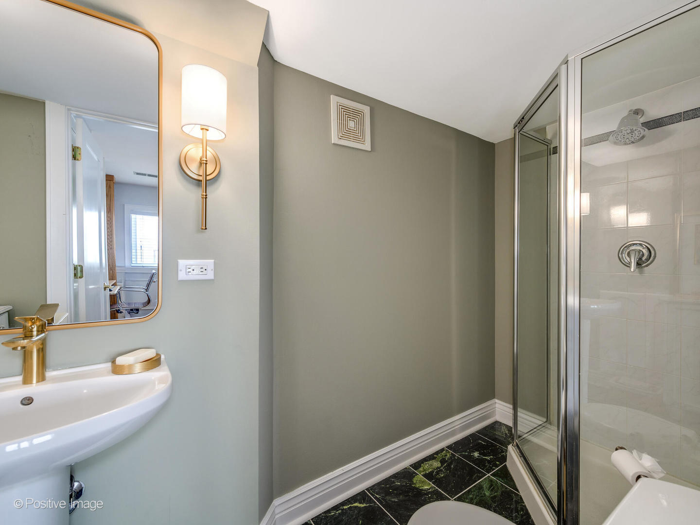 2016 Des Plaines Avenue Park Ridge, IL 60068 - Photo 27 of 30 Gallery Image 27