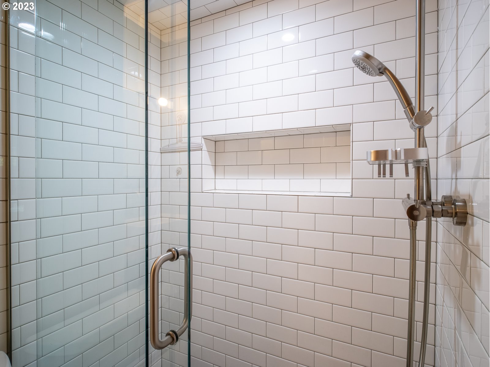 903 North Winchell Street Portland, OR 97217 - Photo 20 of 34 a bathroom with a shower