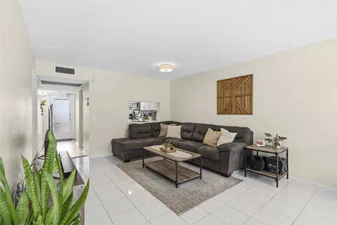 $197,500 | 9410 Poinciana Place, Unit 108, Davie, FL 33324