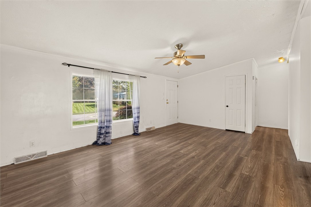 192 Spring Run Manchester, NY 14432 - Photo 5 of 30 Gallery Image 5