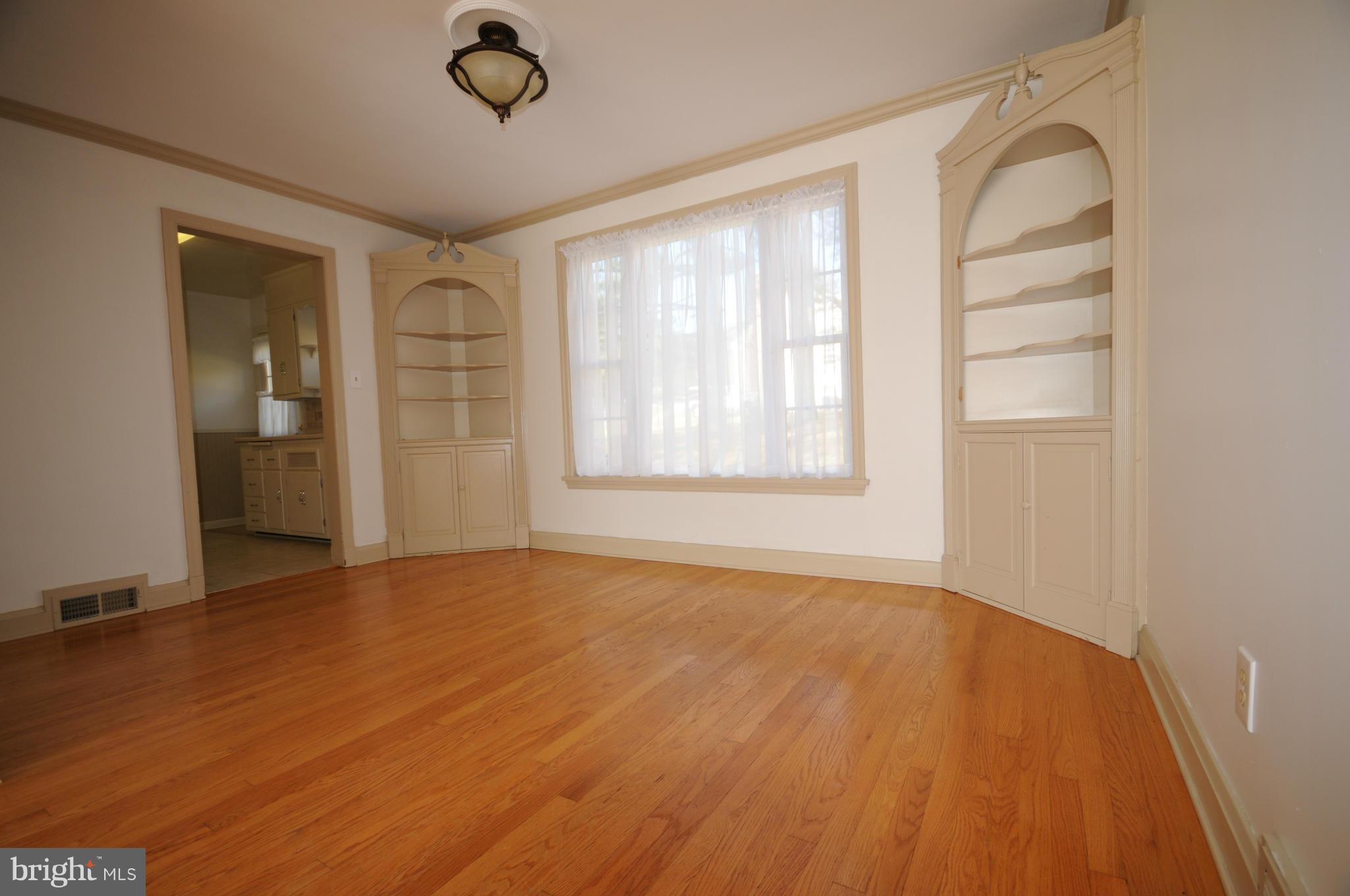 300 Warren Road Cockeysville, MD 21030 - Photo 7 of 13 Dining Room