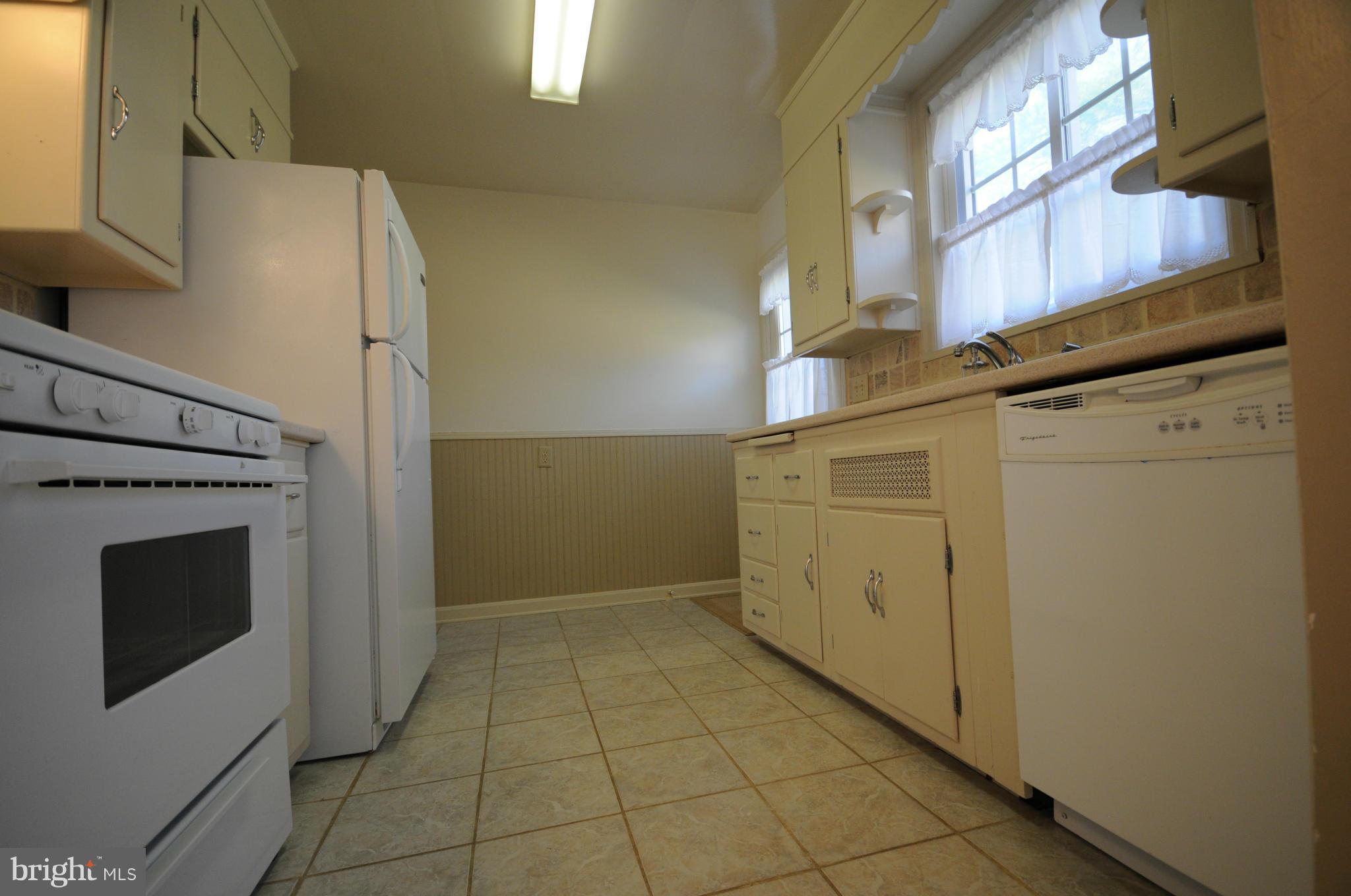 300 Warren Road Cockeysville, MD 21030 - Photo 8 of 13 Kitchen