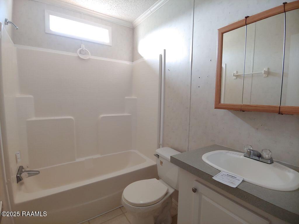 3686 Prairie Ronde Highway Opelousas, LA 70570 - Photo 19 of 24 19 Bathroom