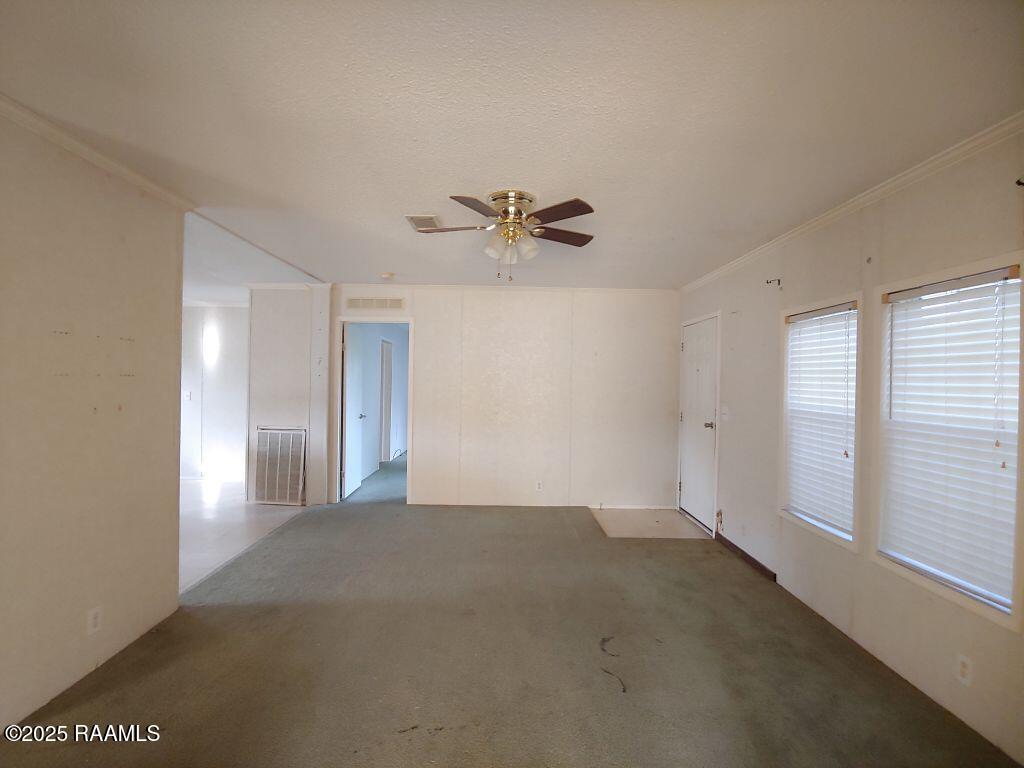 3686 Prairie Ronde Highway Opelousas, LA 70570 - Photo 5 of 24 5 Living Room