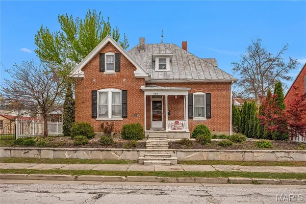 $439,000 | 121 East 5th Street, Hermann, MO 65041
