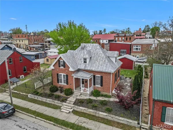 $439,000 | 121 East 5th Street, Hermann, MO 65041