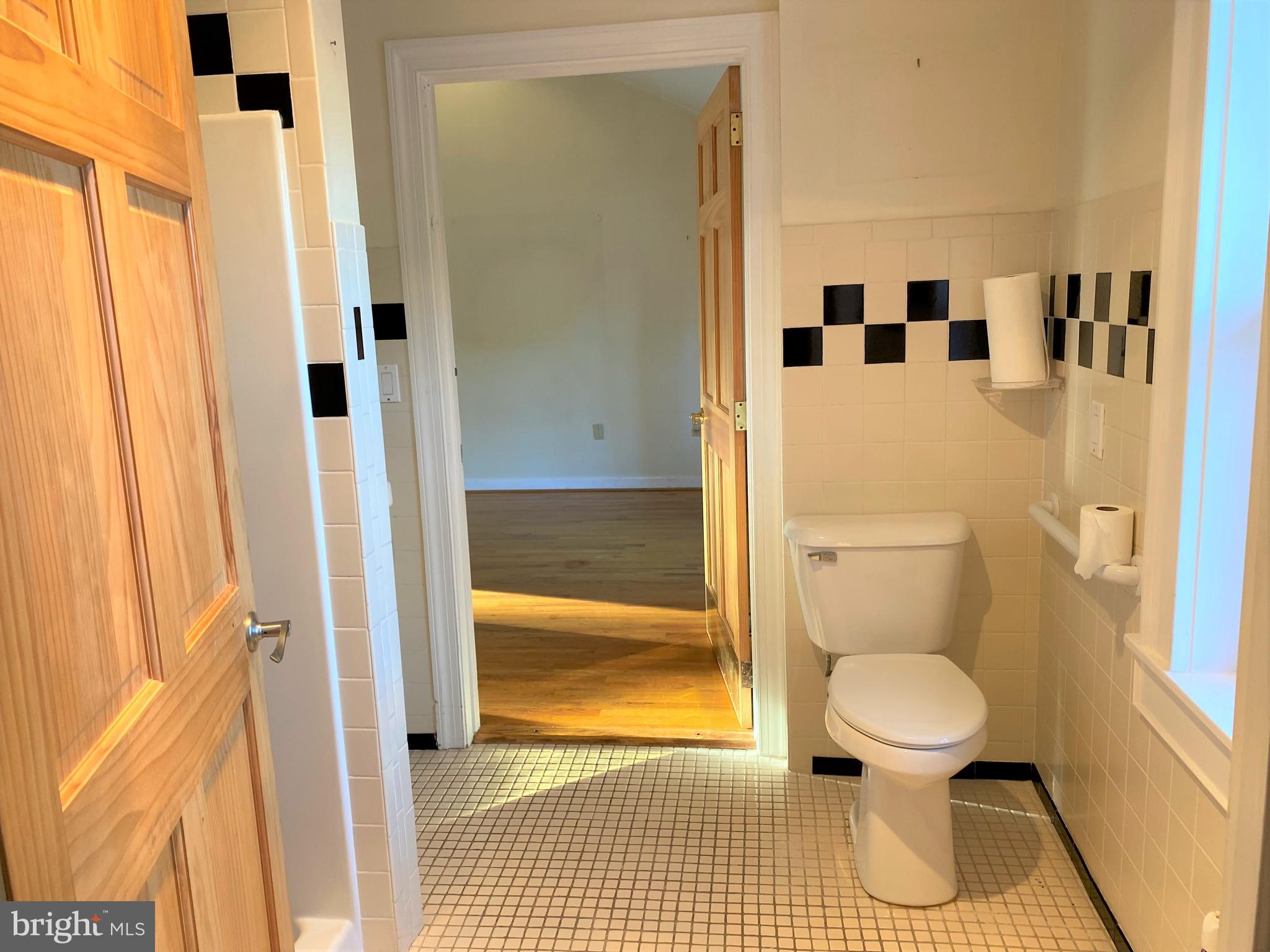 312 Thies Road Sewell, NJ 08080 - Photo 14 of 29 Main Floor Full Bath