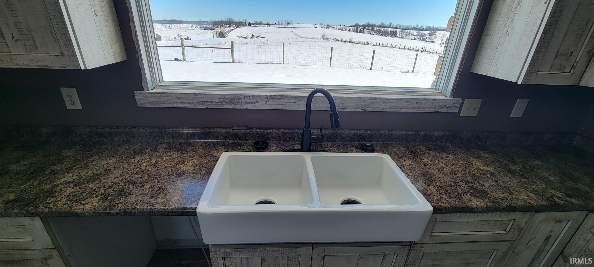 808 Ozee Farm Road Bedford, IN 47421 - Photo 4 of 35
