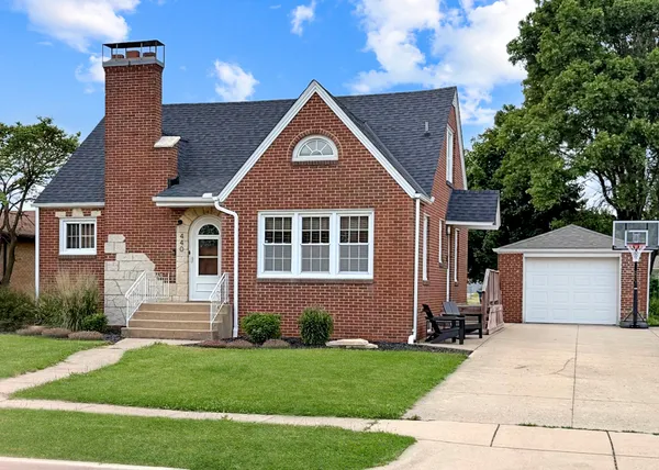 $215,000 | 440 West 2nd Street, Oglesby, IL 61348