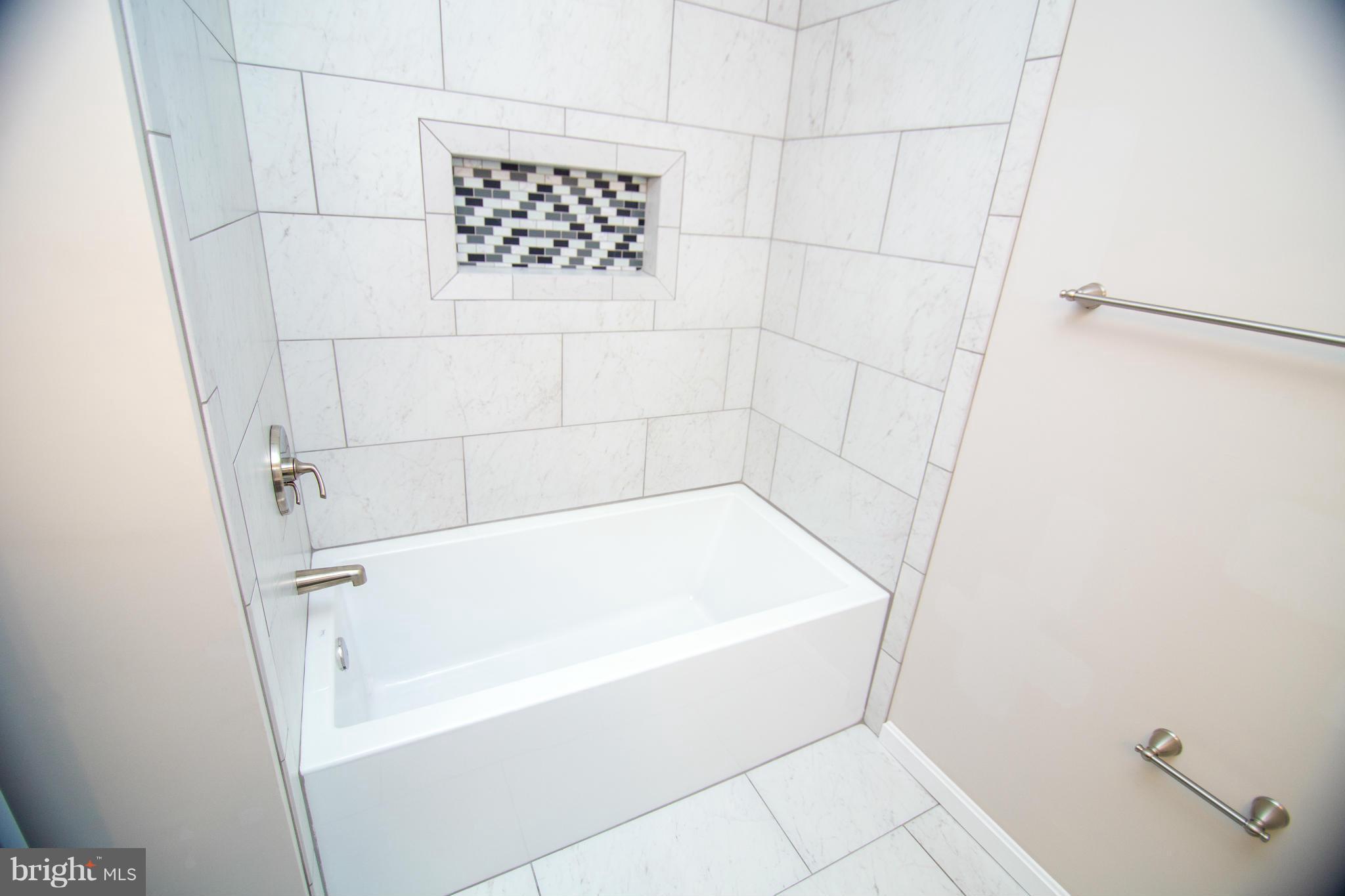 1413 Co Rte 1/5 Falling Waters, WV 25419 - Photo 19 of 25 Bath
