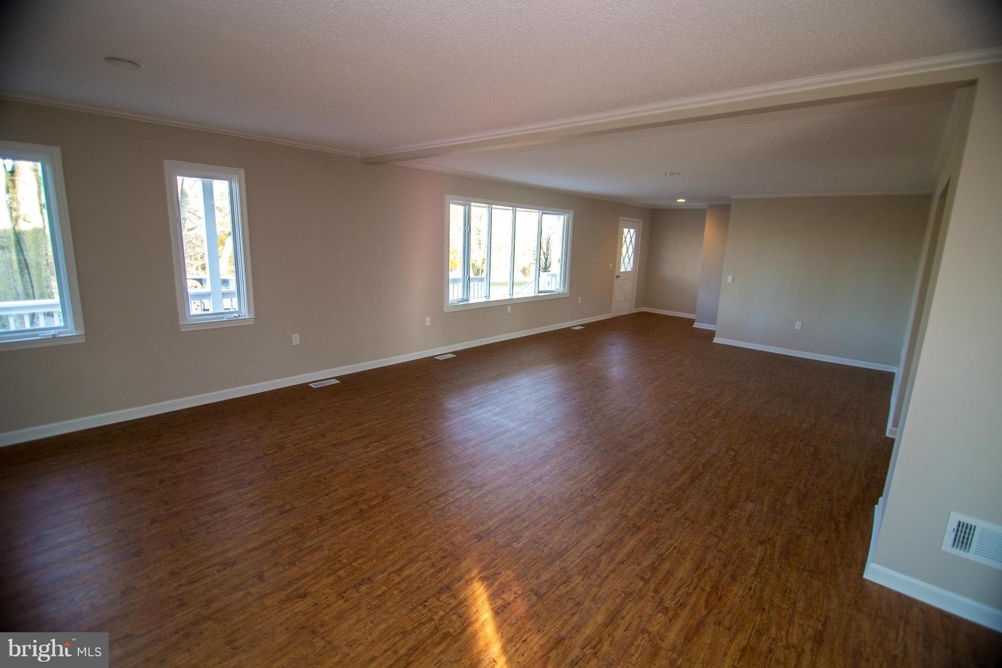 1413 Co Rte 1/5 Falling Waters, WV 25419 - Photo 6 of 25 Interior (General)