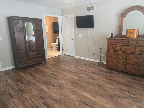 $448,000 | 438 Cresthaven Drive, Lawrenceburg, IN 47025