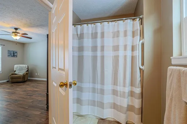 $448,000 | 438 Cresthaven Drive, Lawrenceburg, IN 47025