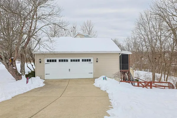 $448,000 | 438 Cresthaven Drive, Lawrenceburg, IN 47025