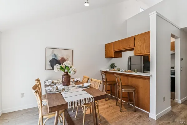 $439,500 | 230 Courtyards East, Windsor, CA 95492