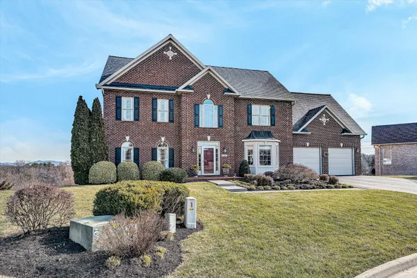 $869,500 | 2120 River Oaks Drive, Salem, VA 24153