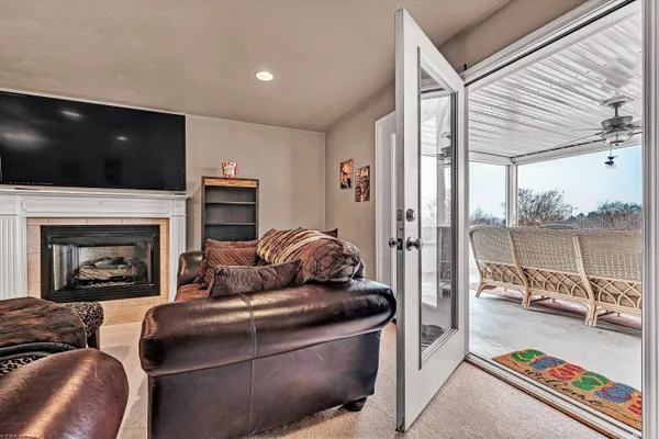 $869,500 | 2120 River Oaks Drive, Salem, VA 24153