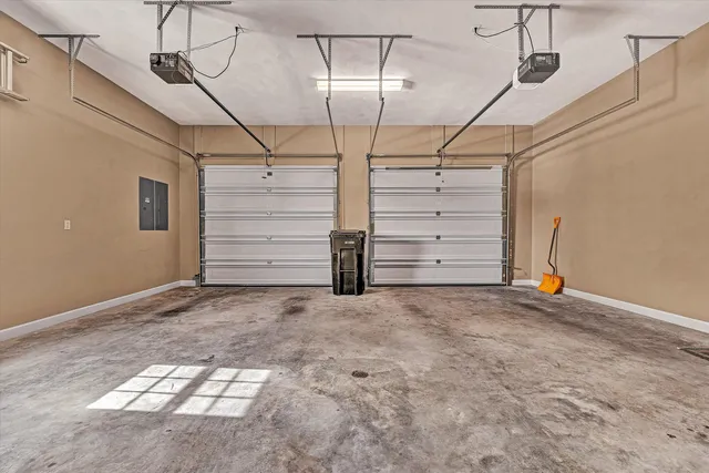 $869,500 | 2120 River Oaks Drive, Salem, VA 24153