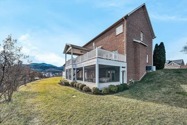 $869,500 | 2120 River Oaks Drive, Salem, VA 24153