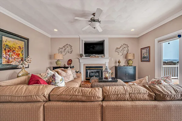 $869,500 | 2120 River Oaks Drive, Salem, VA 24153