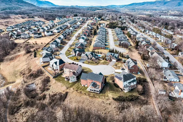 $869,500 | 2120 River Oaks Drive, Salem, VA 24153