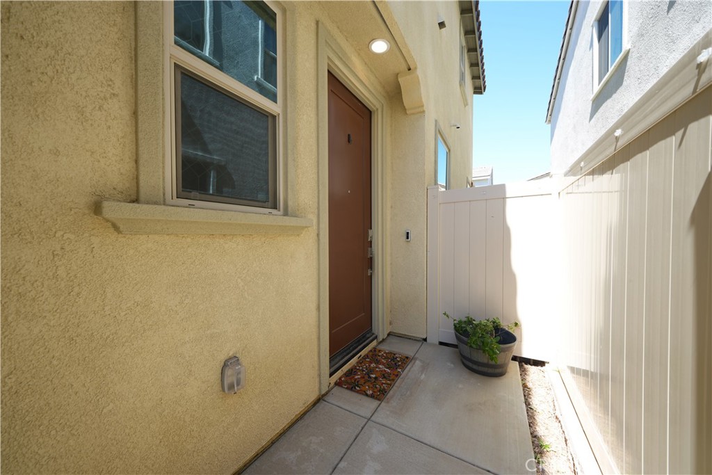 29605 Aramina Court Winchester, CA 92596 - Photo 6 of 36