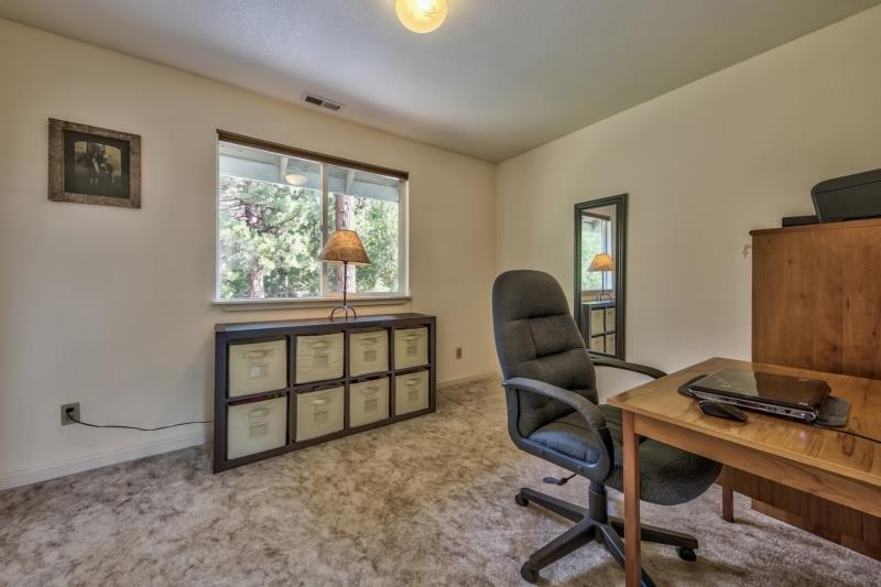 15492 Crown Circle Truckee, CA 96161 - Photo 12 of 19