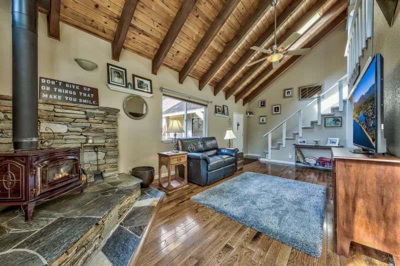 15492 Crown Circle Truckee, CA 96161 - Photo 4 of 19