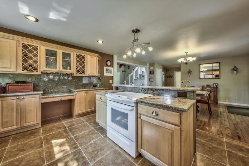 15492 Crown Circle Truckee, CA 96161 - Photo 6 of 19