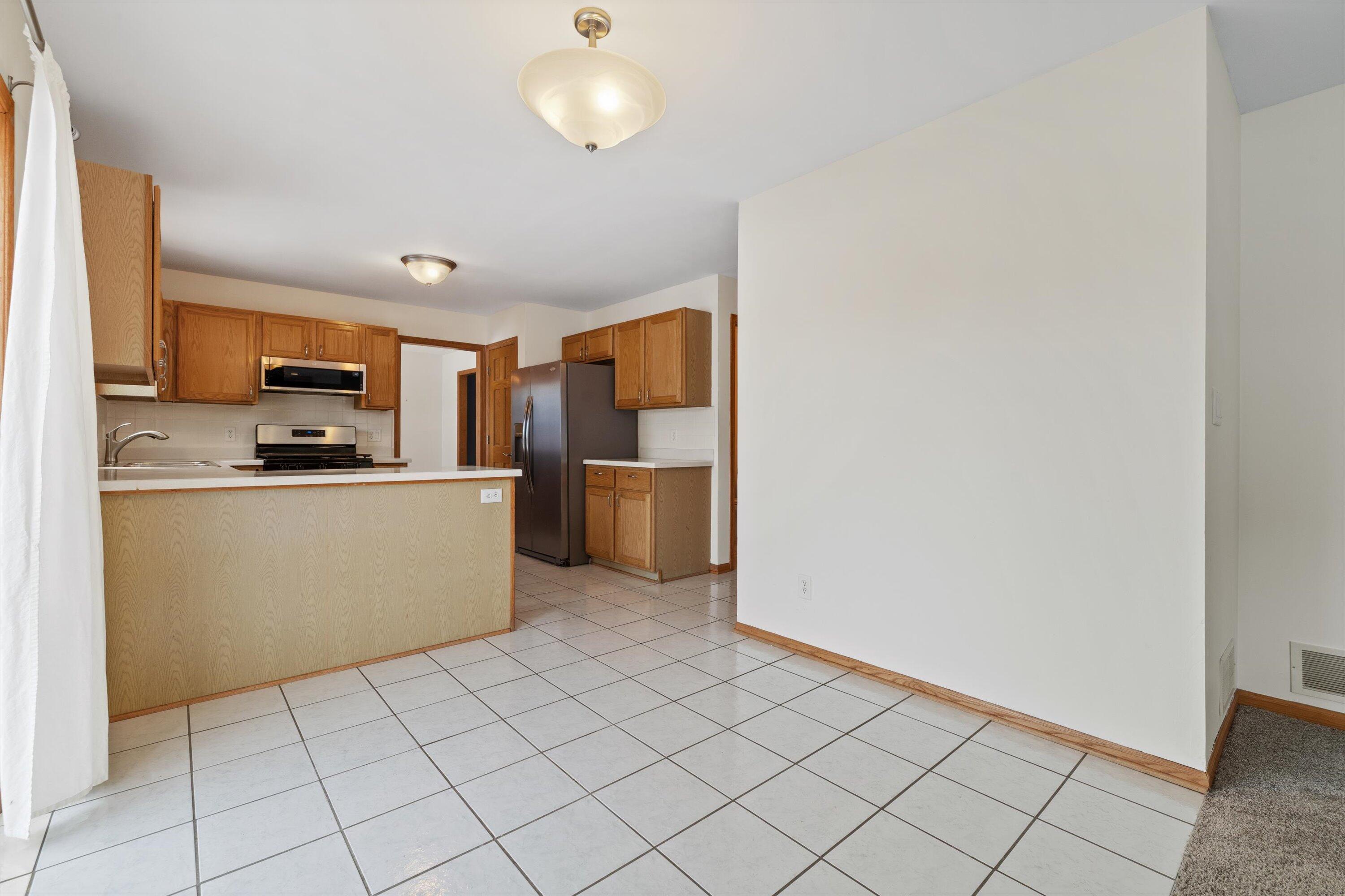 3310 108th Place Pleasant Prairie, WI 53158 - Photo 19 of 53 kitchen