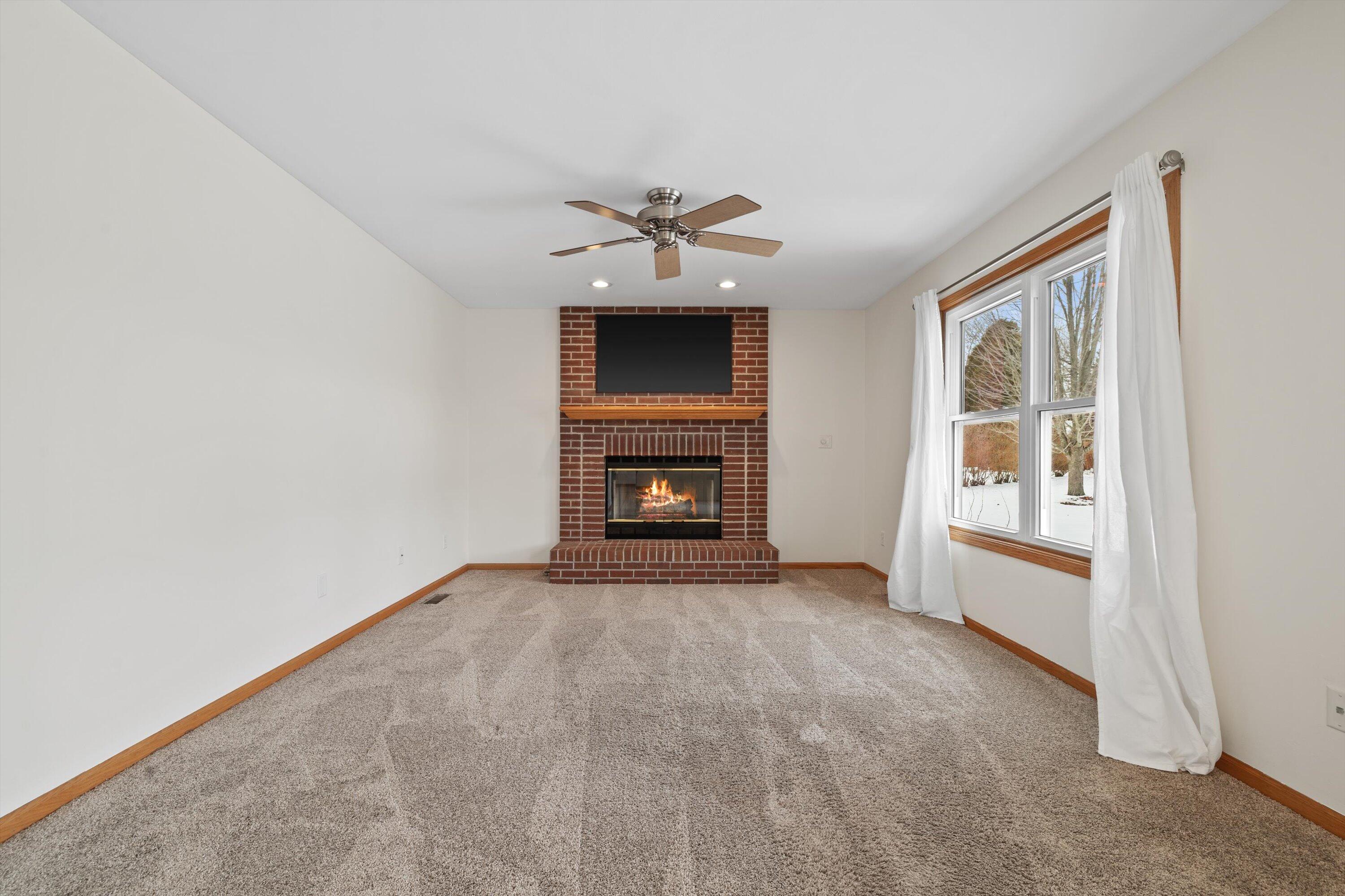 3310 108th Place Pleasant Prairie, WI 53158 - Photo 21 of 53 family room