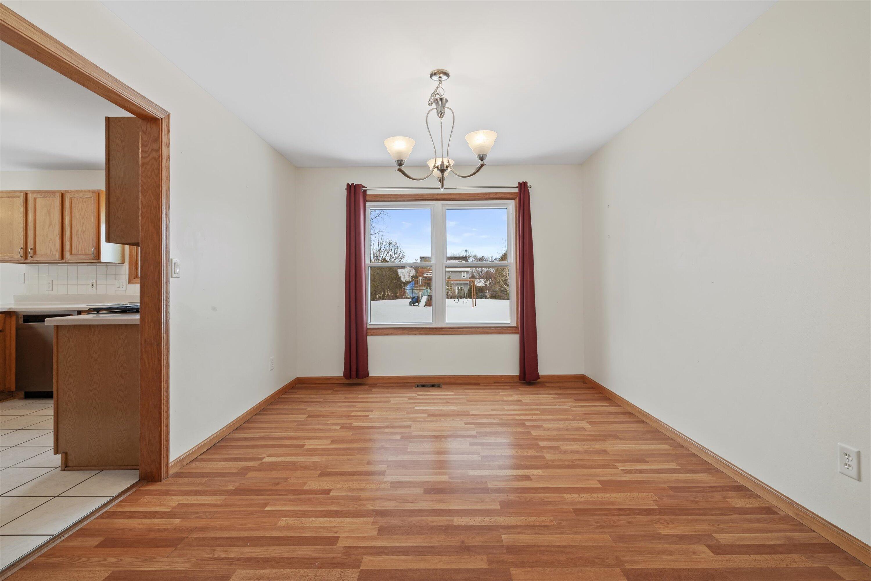 3310 108th Place Pleasant Prairie, WI 53158 - Photo 23 of 53 ddining room