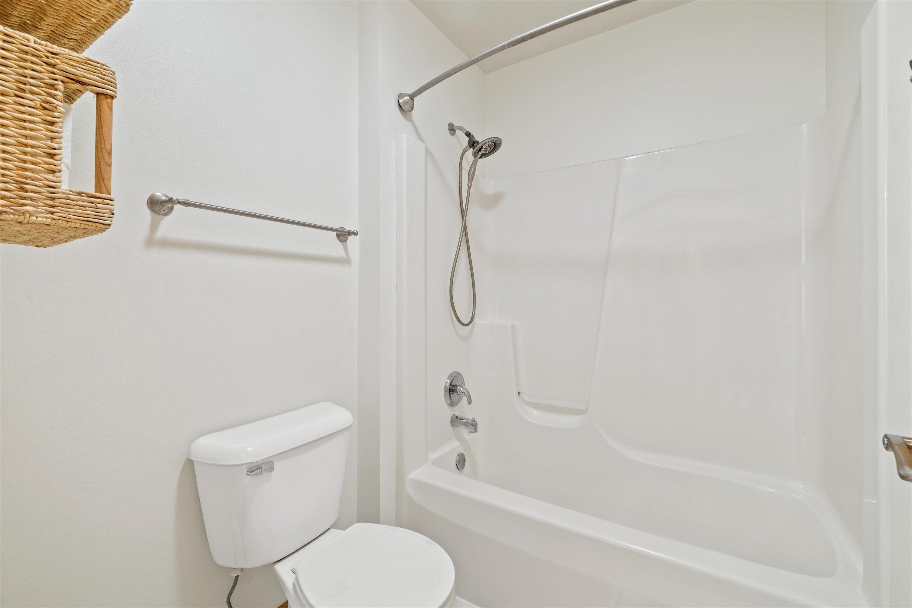 3310 108th Place Pleasant Prairie, WI 53158 - Photo 38 of 53 bathroom