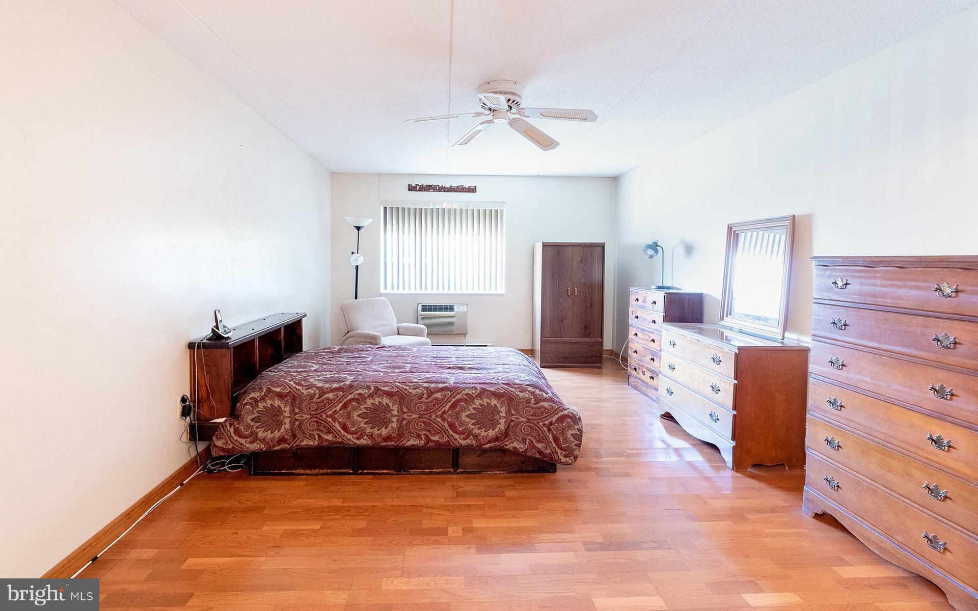 860 Lower Ferry Road, Unit 4E Ewing, NJ 08628 - Photo 4 of 25 Master Bedroom-Ceiling Fan