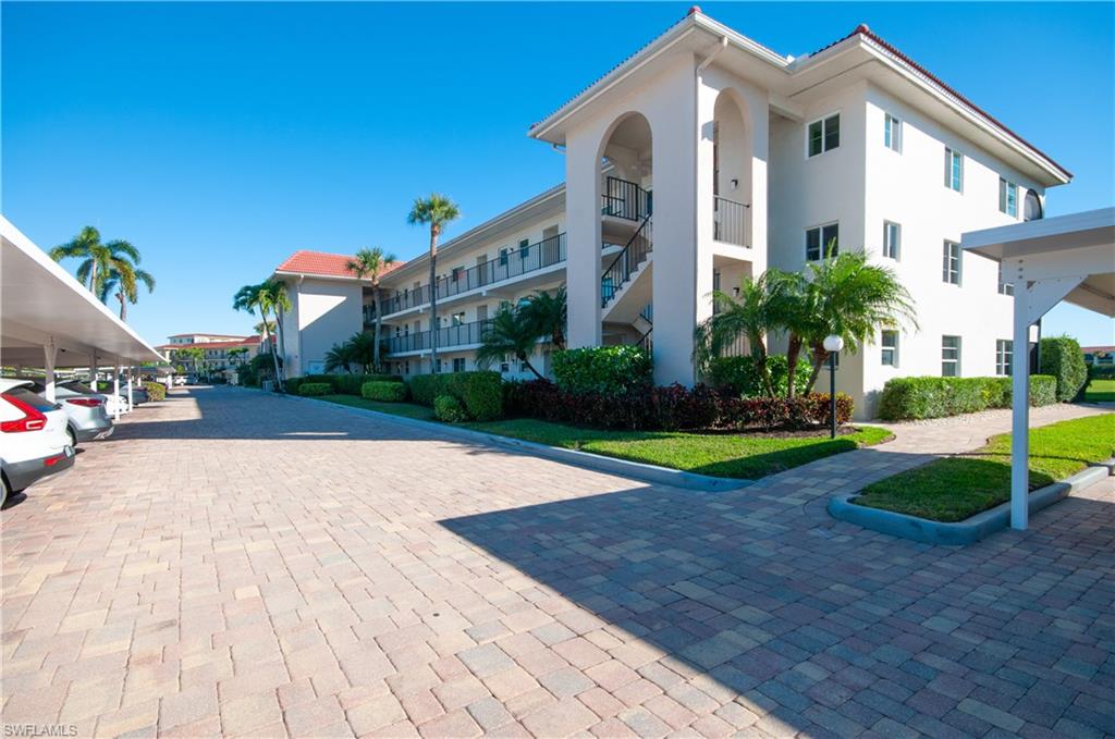 13 High Point Circle North, Unit 203 Naples, FL 34103 - Photo 32 of 34