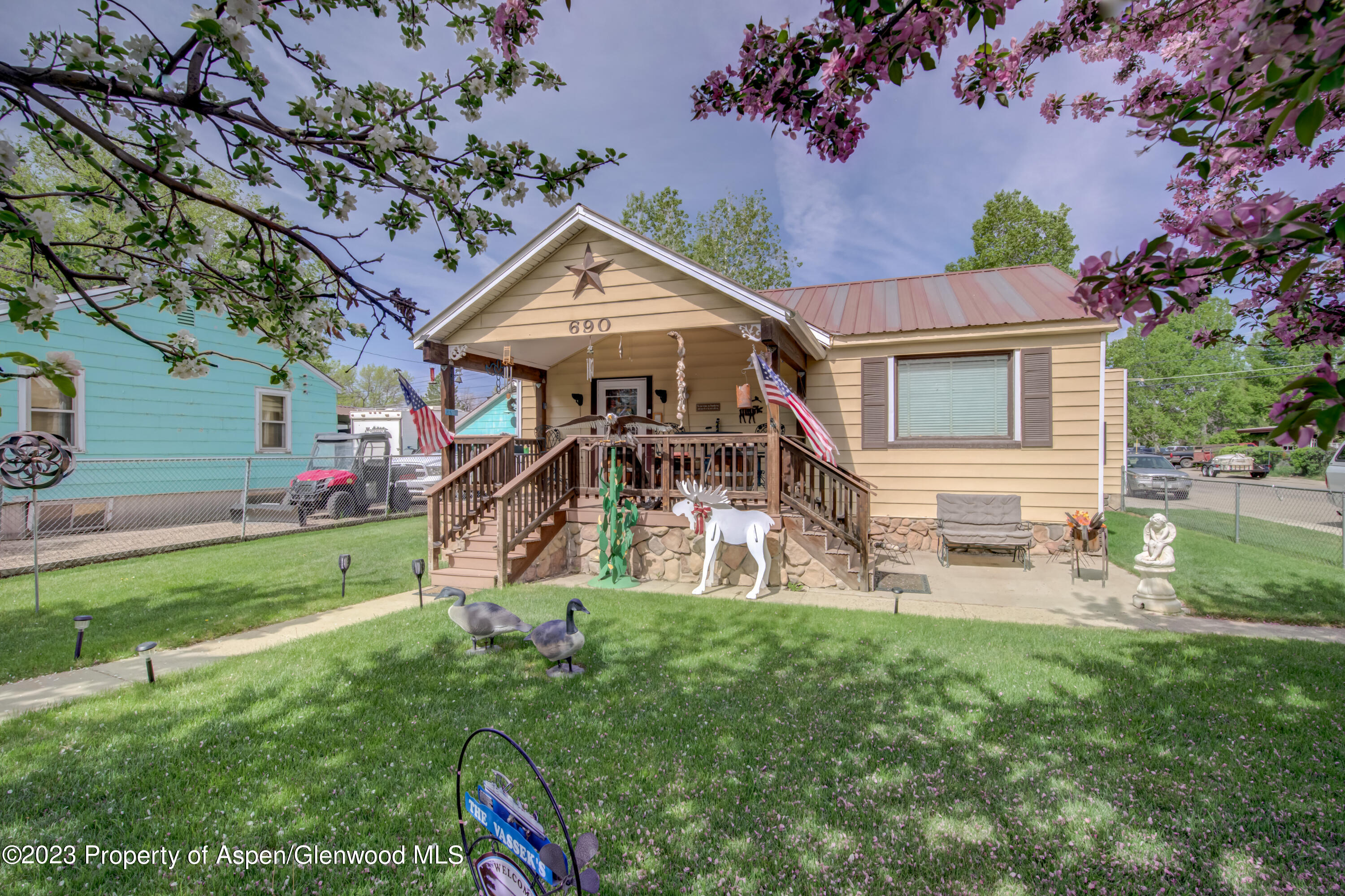 690 Pershing Street Craig, CO 81625 - Photo 12 of 72 front view of house with a yard