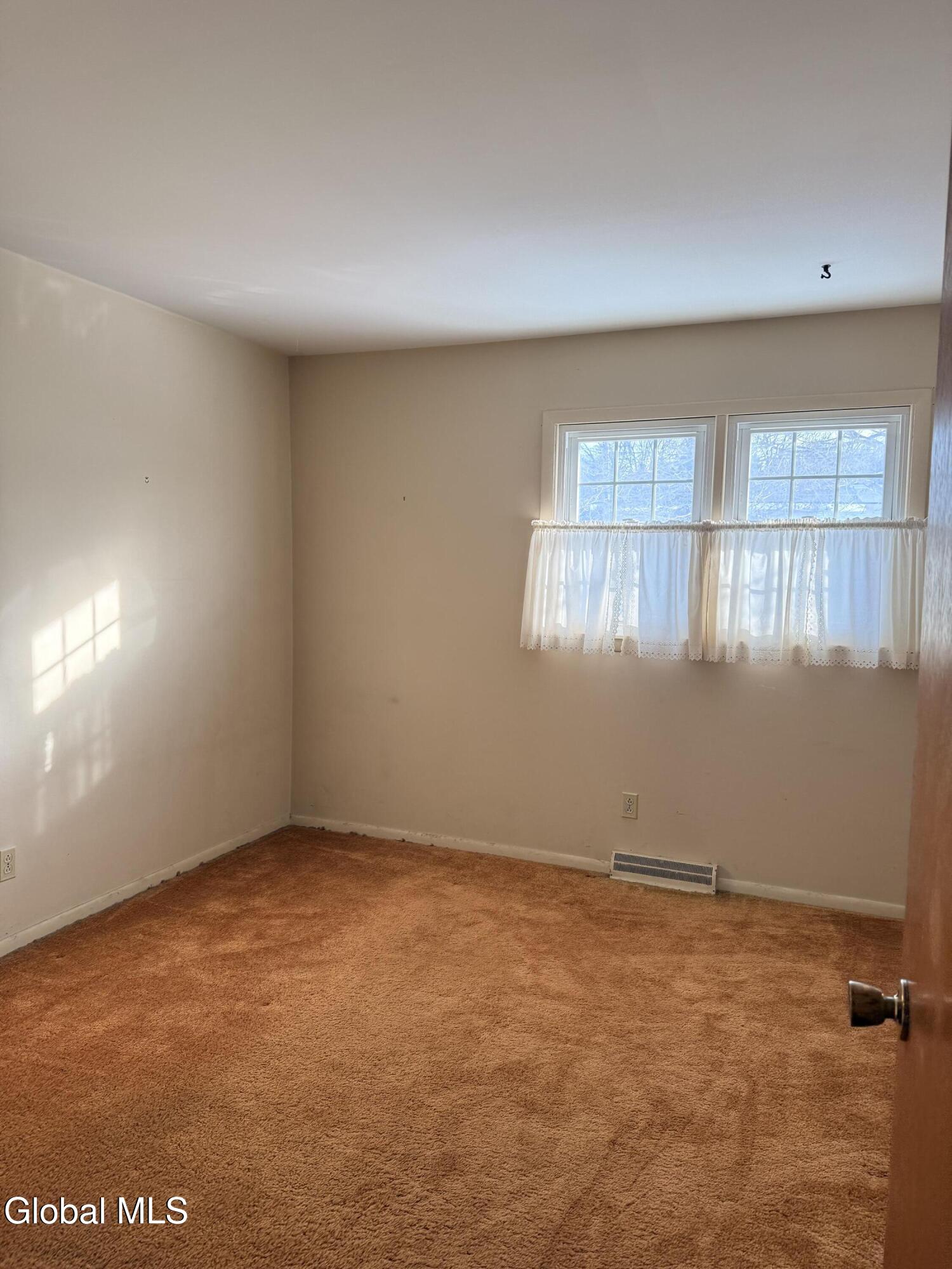 4 Oak Tree Lane Colonie, NY 12309 - Photo 14 of 22 IMG_5523