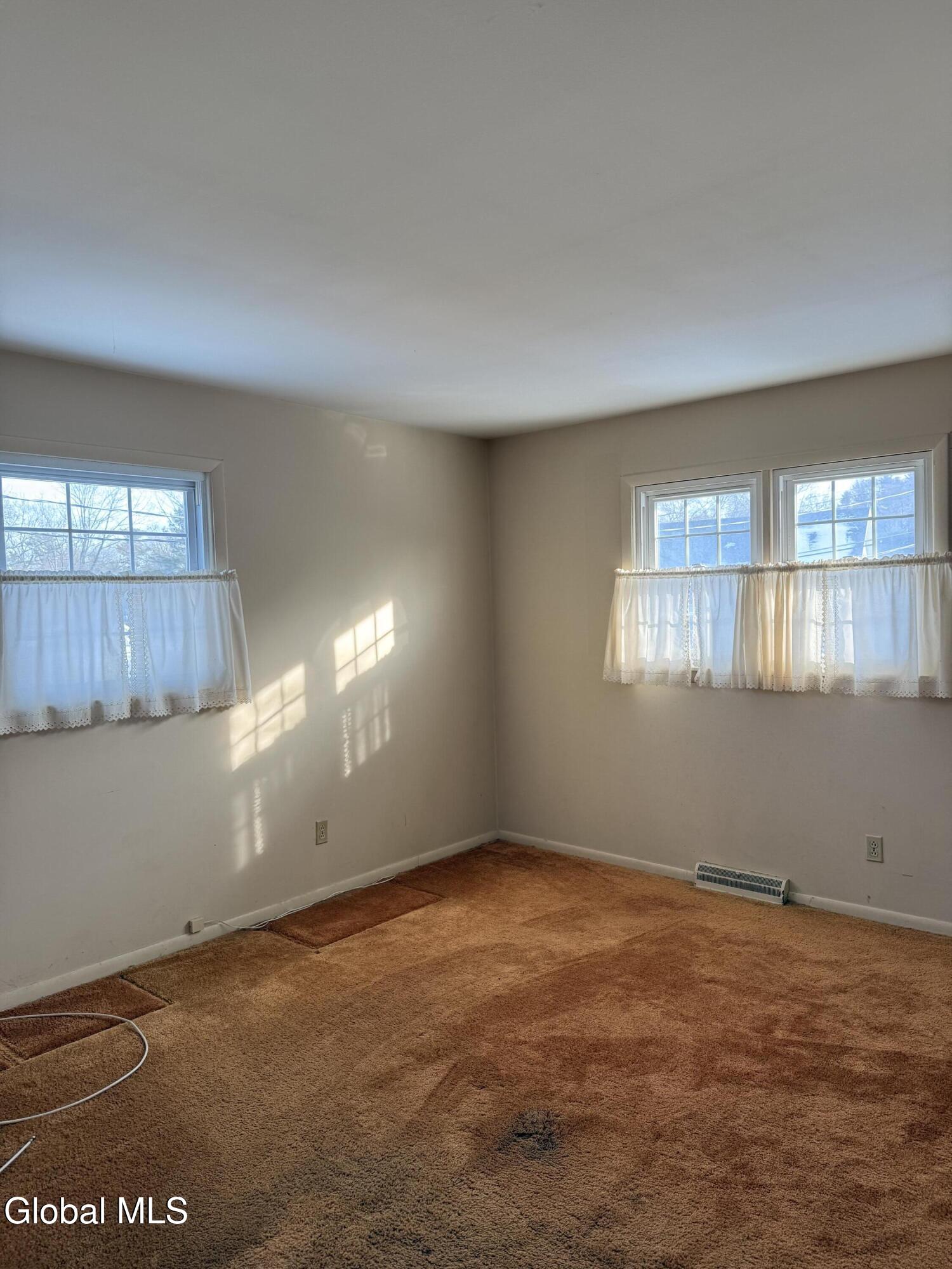 4 Oak Tree Lane Colonie, NY 12309 - Photo 16 of 22 IMG_5525