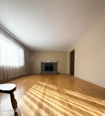 $414,900 | 4 Oak Tree Lane, Colonie, NY 12309