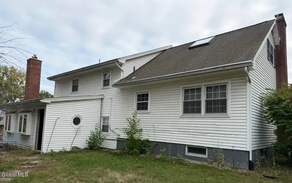 $414,900 | 4 Oak Tree Lane, Colonie, NY 12309