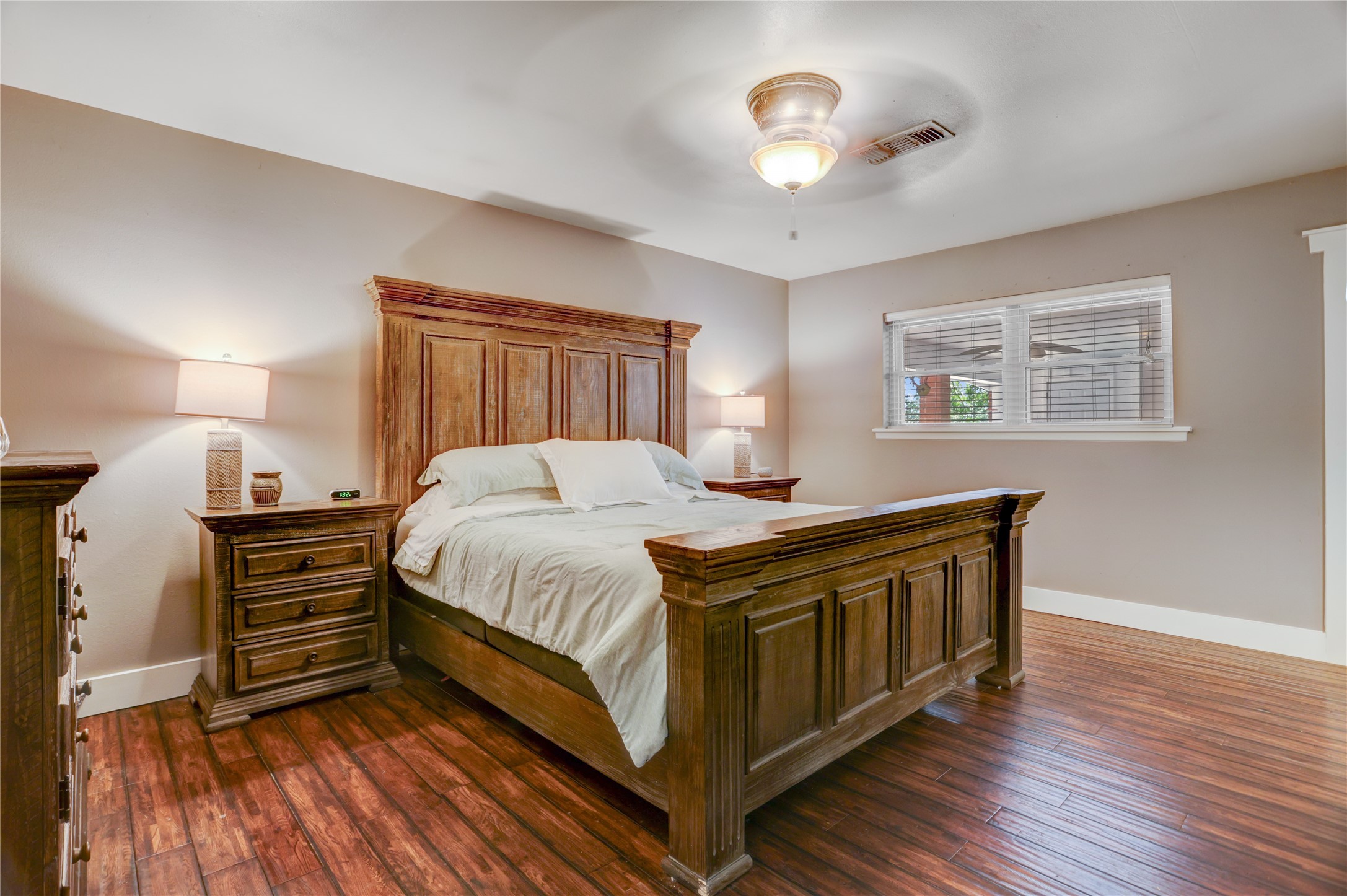 319 Garrett Road Wharton, TX 77488 - Photo 15 of 29 MASTER BEDROOM W/LARGE WALK-IN CLOSET
