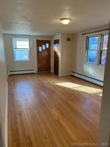 $2,000 | 19 Ann Street, Manchester, CT 06040