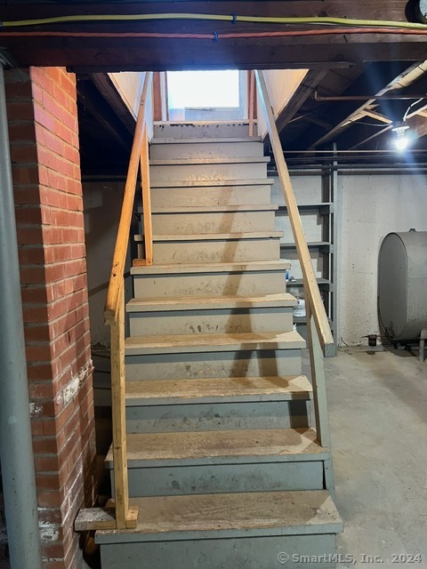 19 Ann Street Manchester, CT 06040 - Photo 33 of 39