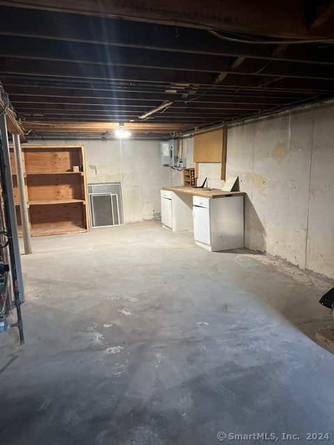 19 Ann Street Manchester, CT 06040 - Photo 35 of 39