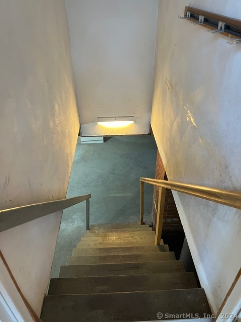 19 Ann Street Manchester, CT 06040 - Photo 37 of 39