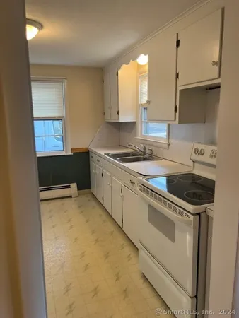 $2,000 | 19 Ann Street, Manchester, CT 06040