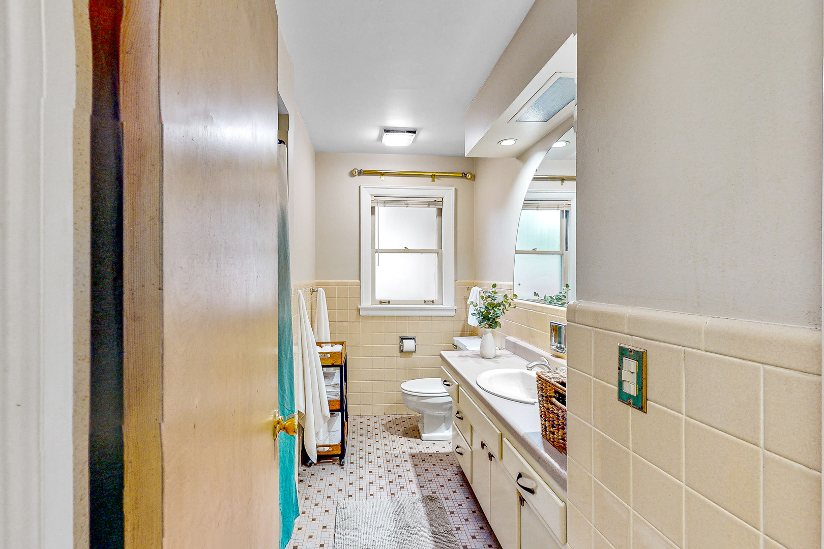 823 South Western Avenue Park Ridge, IL 60068 - Photo 20 of 39 a spacious bathroom with a double vanity sink a mirror and a shower