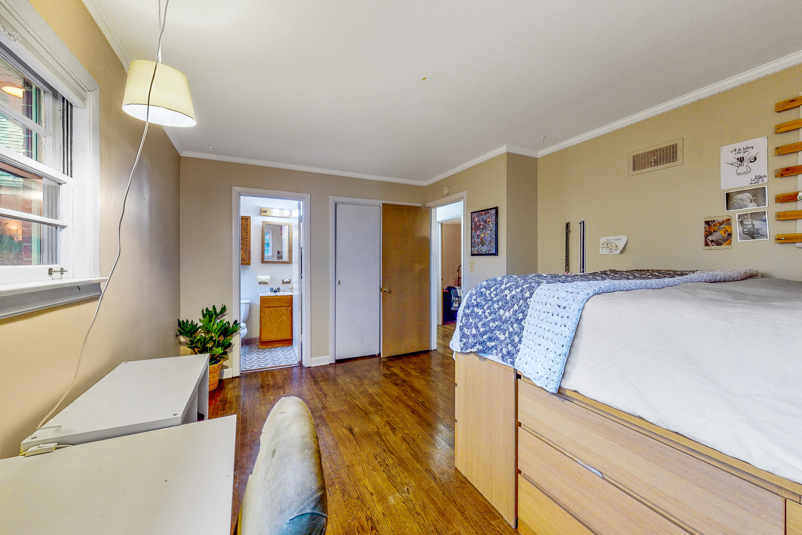 823 South Western Avenue Park Ridge, IL 60068 - Photo 22 of 39 a bedroom with a bed and a cabinets
