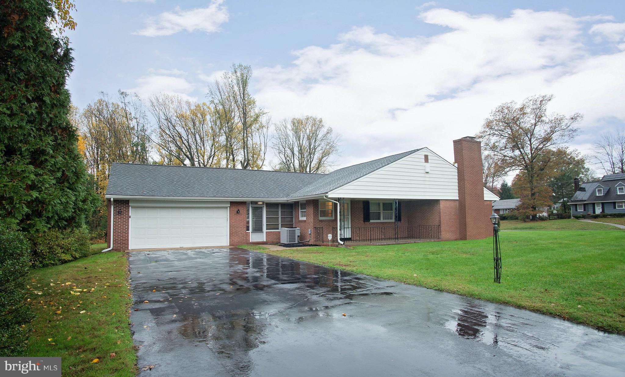 22 Farm Road Ewing, NJ 08638 - Photo 3 of 25